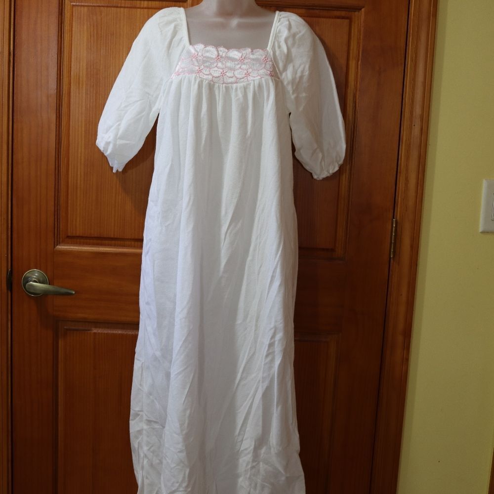 Dreamy Nights By Avon Pink & White Embroidered Floral Floor Length Night Gown M - Picture 2 of 14